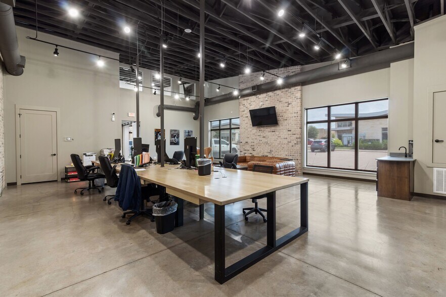 More Photos Of 750 William D Fitch Pky, College Station Loft Creative Space For Lease