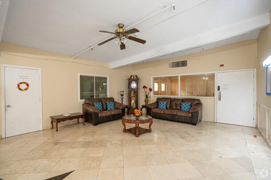 More Photos Of 1415 W Washington St, Brownsville Healthcare For Sale