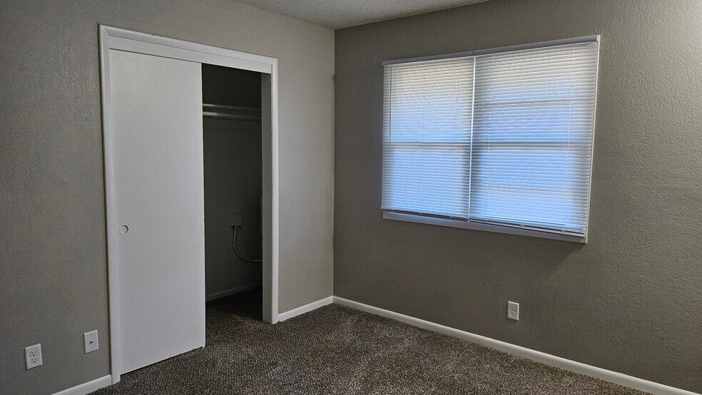 More Photos Of 1195 NW Aurora Ave, Des Moines Apartments For Sale