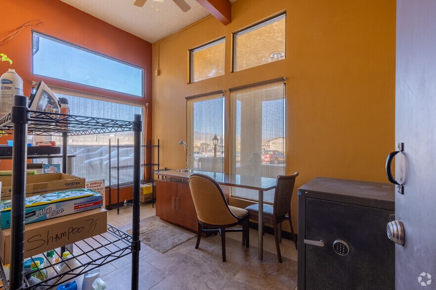 More Photos Of 336 Lee Ave, Bullhead City Hotel For Sale