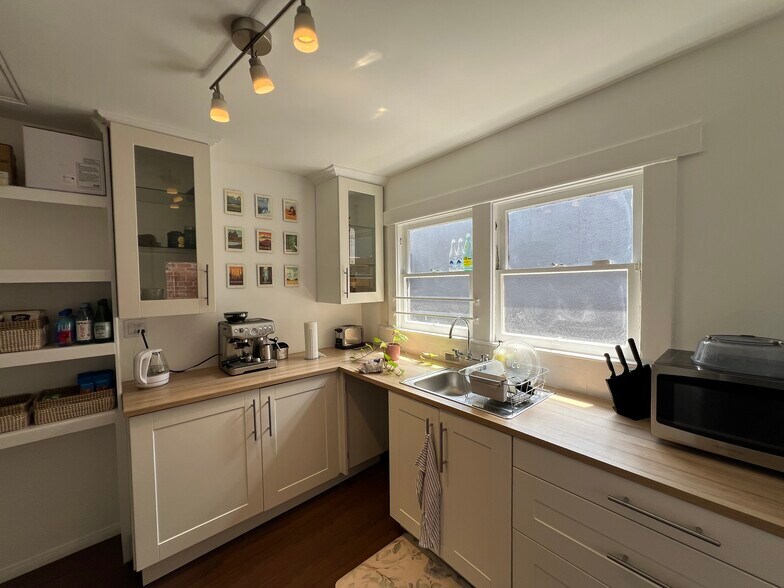 More Photos Of 3377 S Robertson Blvd, Los Angeles Storefront Retail Office For Lease