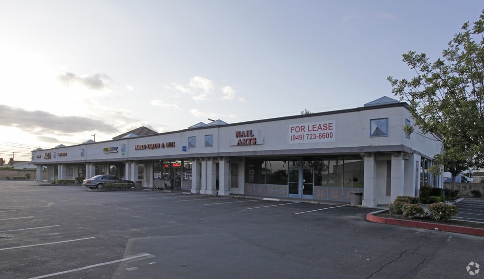 More Photos Of 6032-6086 Chapman Ave, Garden Grove Unknown For Lease