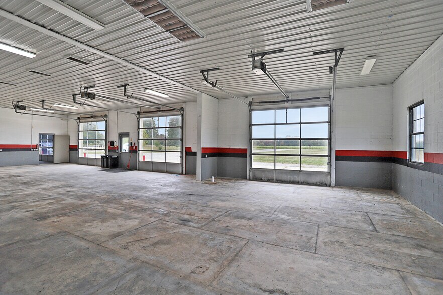 More Photos Of 1184 Poor Farm Rd, Murray Flex For Sale