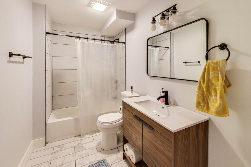 More Photos Of 932 N Richmond St, Chicago Multifamily For Sale