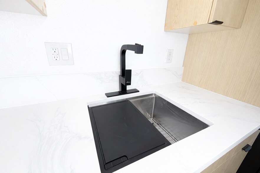 More Photos Of 12527 Cranbrook Ave, Hawthorne Apartments For Sale