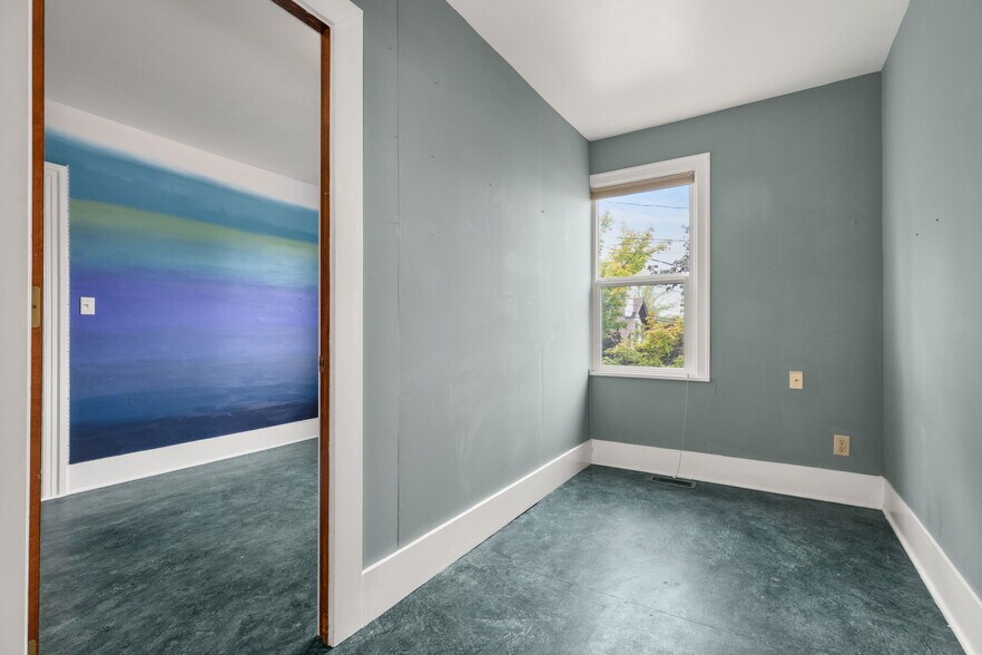 More Photos Of 1516 SE 43rd Ave, Portland Medical For Sale