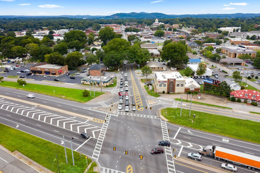 More Photos Of 328 E Main St, Cartersville Medical For Lease