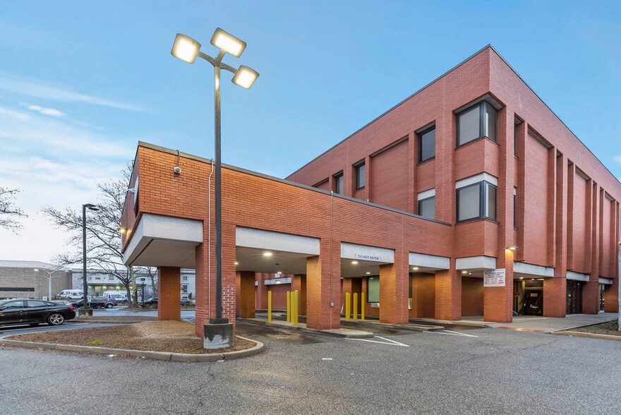 More Photos Of 288 N Broad St, Elizabeth Office For Lease