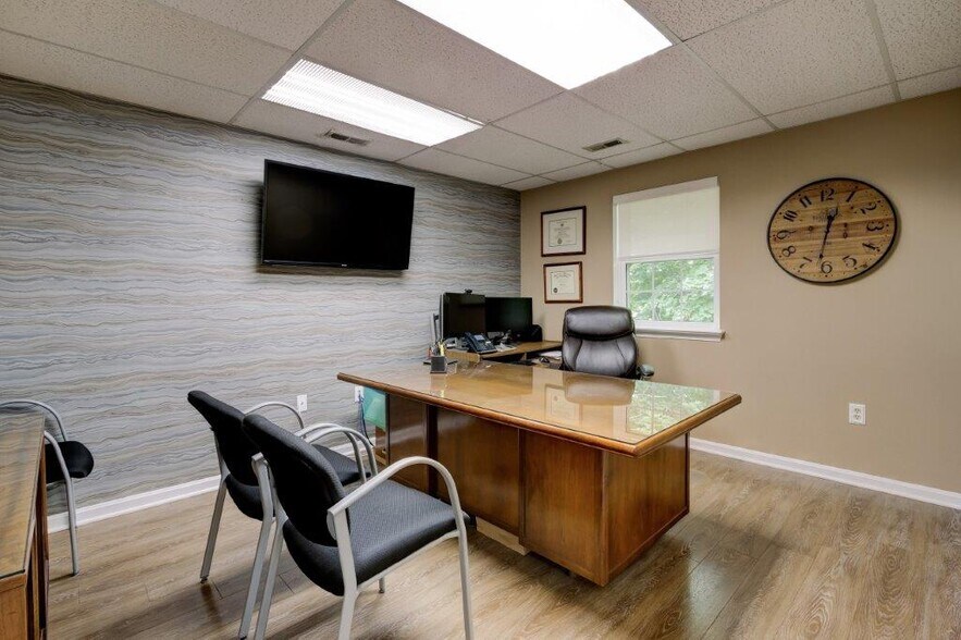 More Photos Of 11303-11327 Amherst Ave, Wheaton Office Residential For Sale