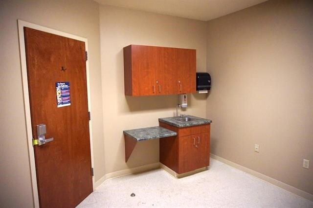 More Photos Of 249A W Church St, Lexington Medical For Sale