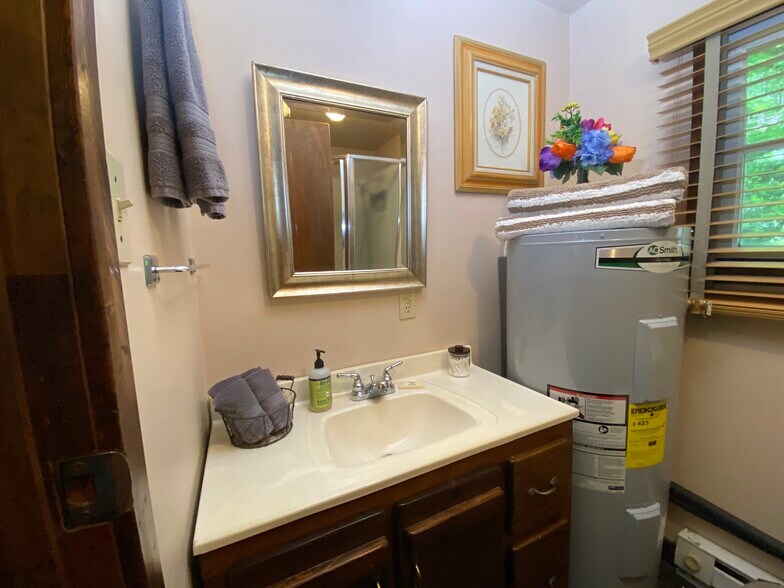 More Photos Of 15303 Midland Trl, Ansted Freestanding For Sale