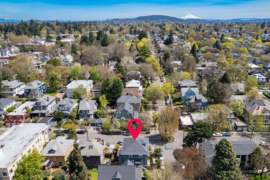 More Photos Of 1035 SE 14th Ave, Portland Apartments For Sale