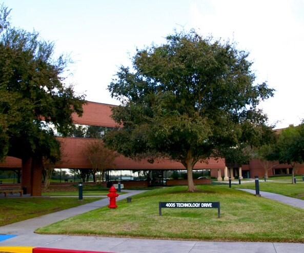 More Photos Of 4005 Technology Dr, Angleton Office For Lease