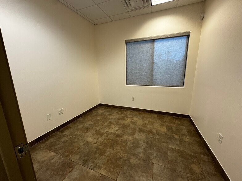 More Photos Of 44550 Village Ct, Palm Desert Office For Lease