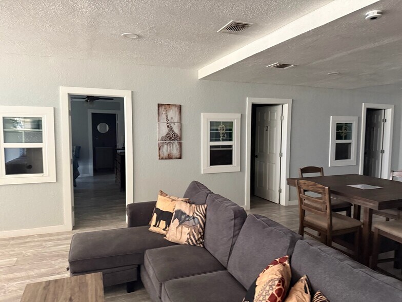 More Photos Of 2123 15th St, Lubbock Apartments For Sale