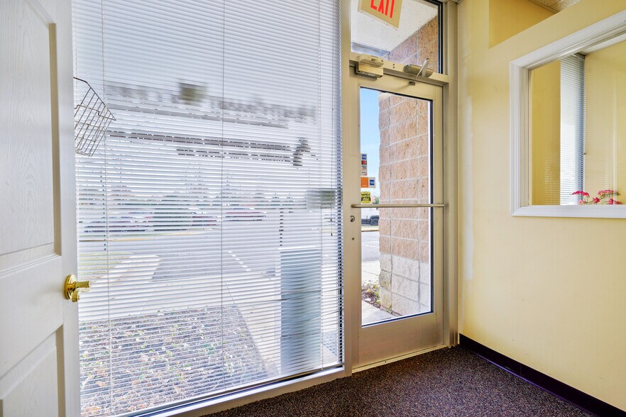 More Photos Of 4437 Brookfield Corporate Dr, Chantilly Medical For Sale