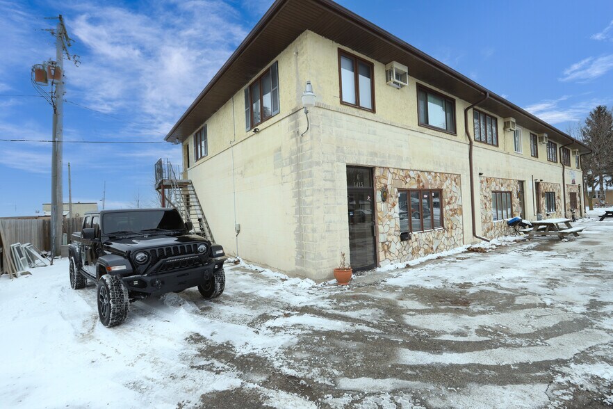 More Photos Of 1415-1425 W Kamps Ave, Appleton Office Residential For Lease