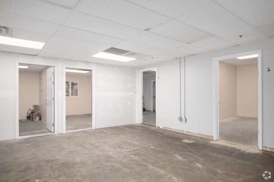 More Photos Of 475 Oberlin Ave S, Lakewood Warehouse For Lease