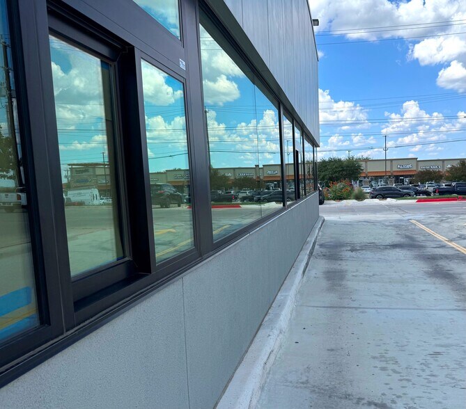 More Photos Of 12360 Farm to Market Road 1957, San Antonio Freestanding For Lease