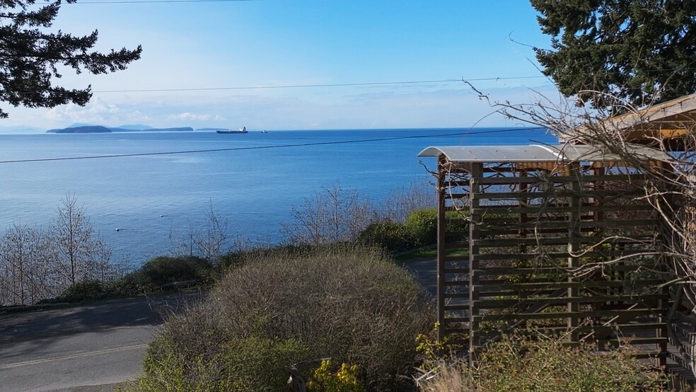 More Photos Of 2579 W Shore Dr, Lummi Island Hotel For Sale