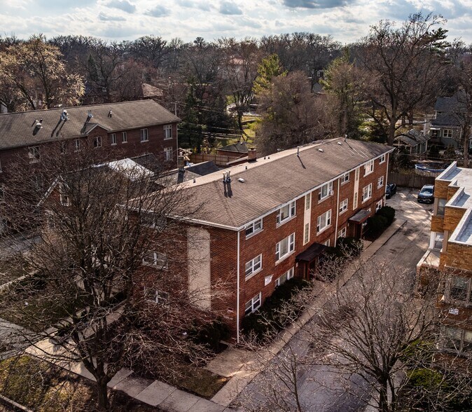 Primary Photo Of 10338 S Walden Pky, Chicago Apartments For Sale