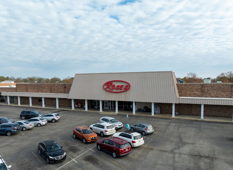 More Photos Of 801-825 S 5th St, Hartsville General Retail For Sale
