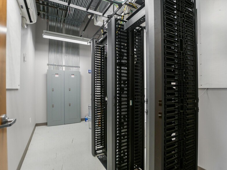 More Photos Of 1705 Guadalupe St, Austin Office For Sale