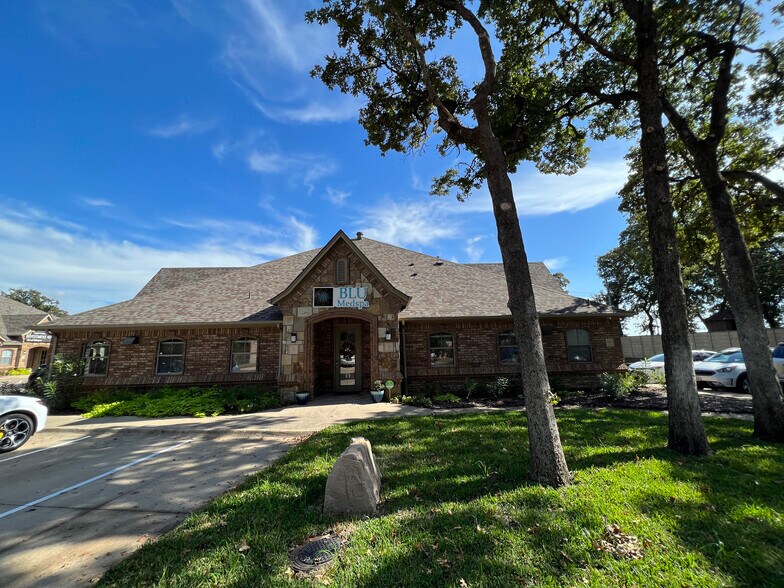 More Photos Of 2800 William D Tate Ave, Grapevine Medical For Lease