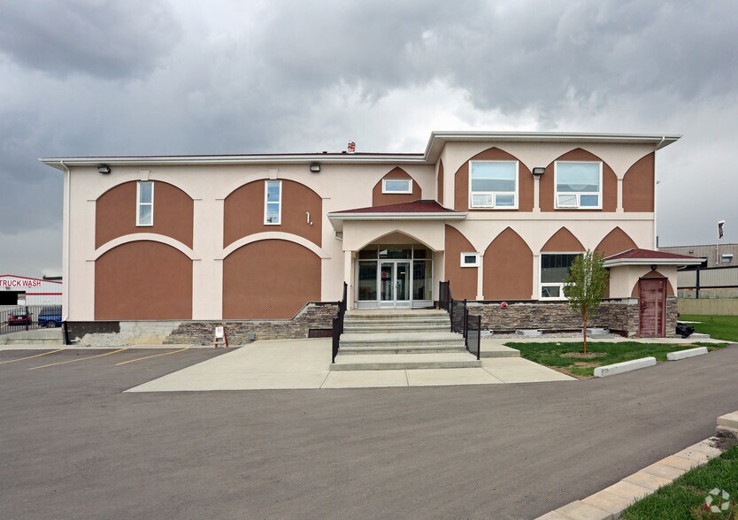 More Photos Of 5408 53rd Ave NW, Edmonton Storefront Retail Office For Lease