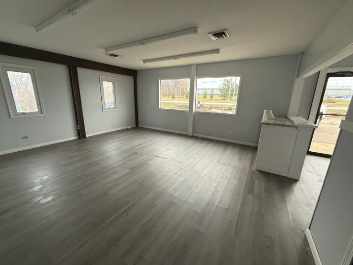 More Photos Of 207 E Kipp Rd, Mason Warehouse For Sale