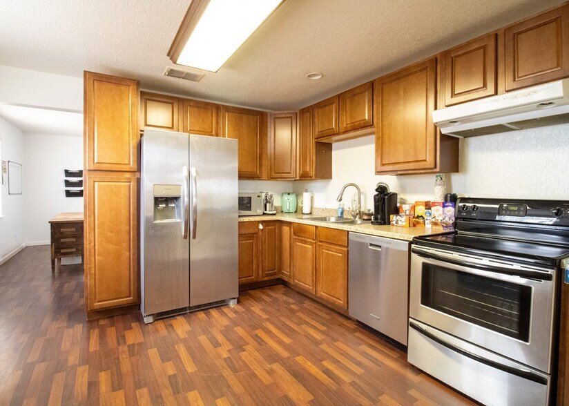 More Photos Of 7007 Farm to Market 846, Knott Office For Sale