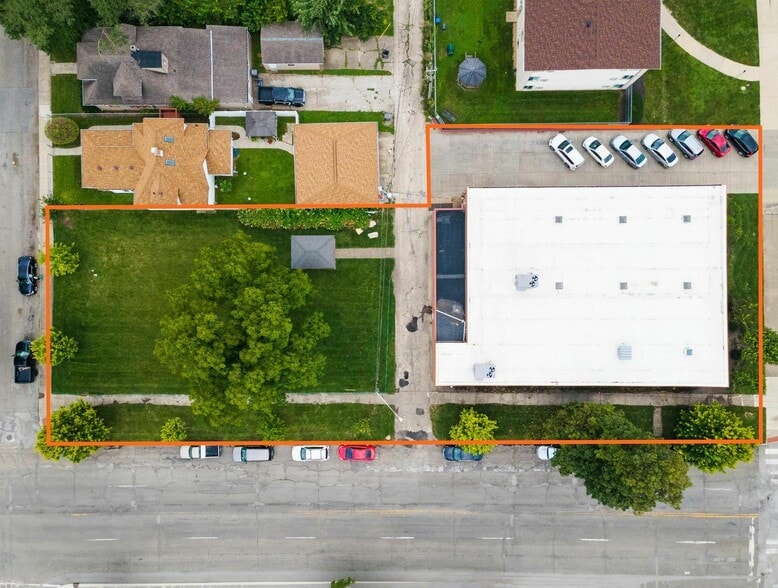 More Photos Of 3369 Boulevard Pl, Indianapolis Industrial For Lease
