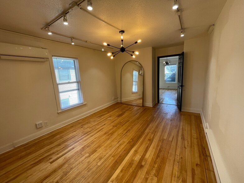 More Photos Of 961 Grand Ave, Saint Paul Storefront Retail Office For Lease