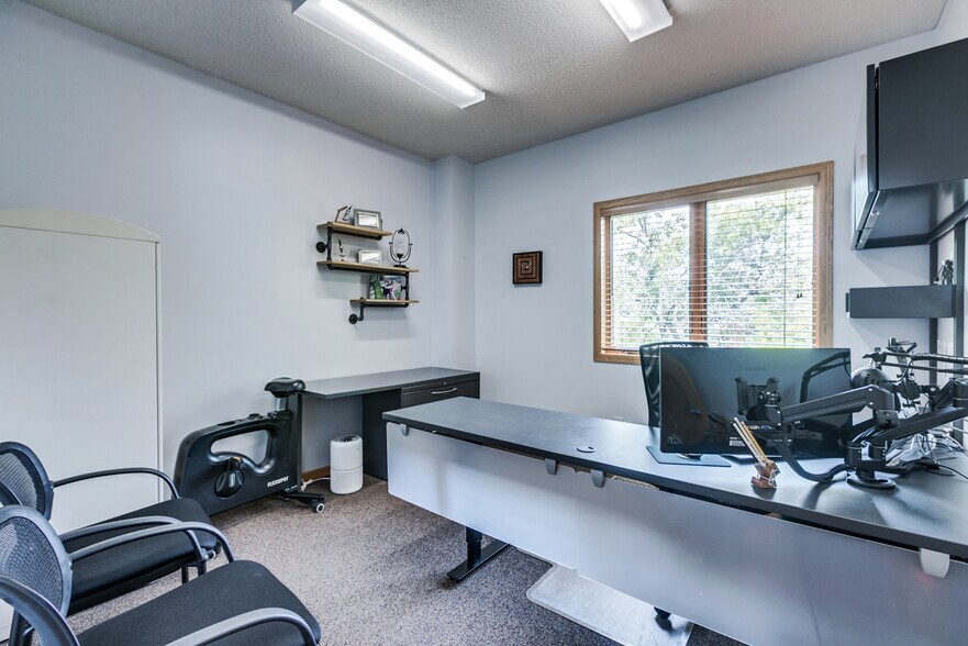 More Photos Of 2127 County Road D E, Maplewood Office For Sale