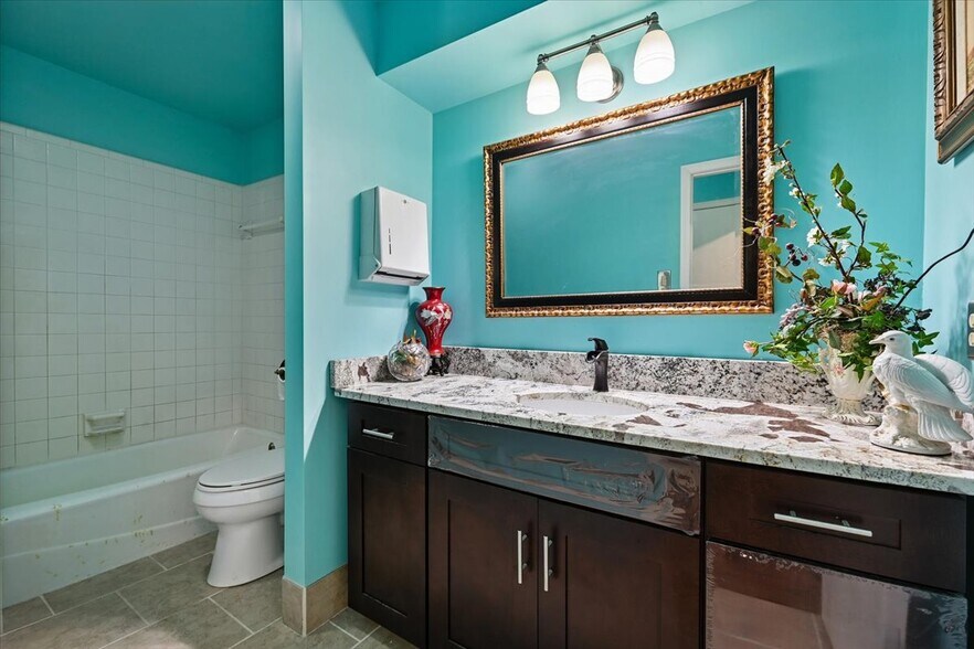 More Photos Of 4940 E 73rd St, Tulsa Office For Sale