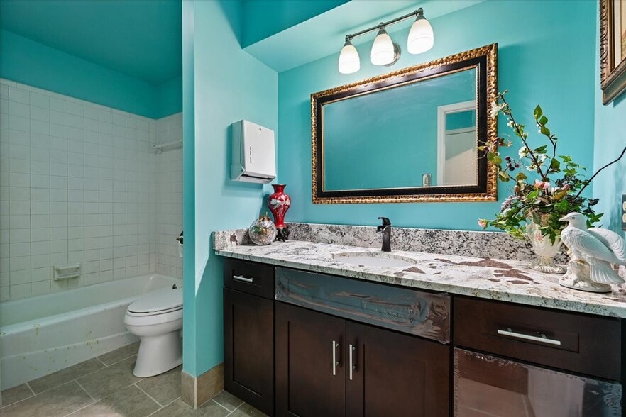 More Photos Of 4940 E 73rd St, Tulsa Office For Sale