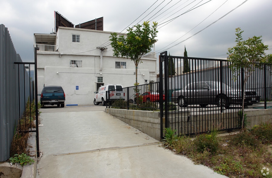 More Photos Of 6623 San Fernando Rd, Glendale Storefront Retail Office For Sale