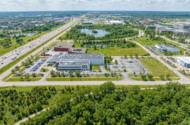 More Photos Of 2400 Huntington Blvd, Hoffman Estates Flex For Sale