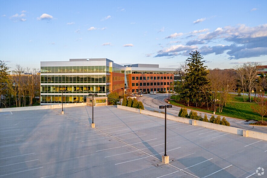 More Photos Of 10700 W Research Dr, Milwaukee Office For Lease
