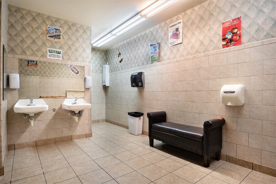 More Photos Of 203 N Egan Ave, Madison General Retail For Sale