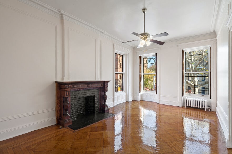 More Photos Of 28 8th Ave, Brooklyn Apartments For Sale