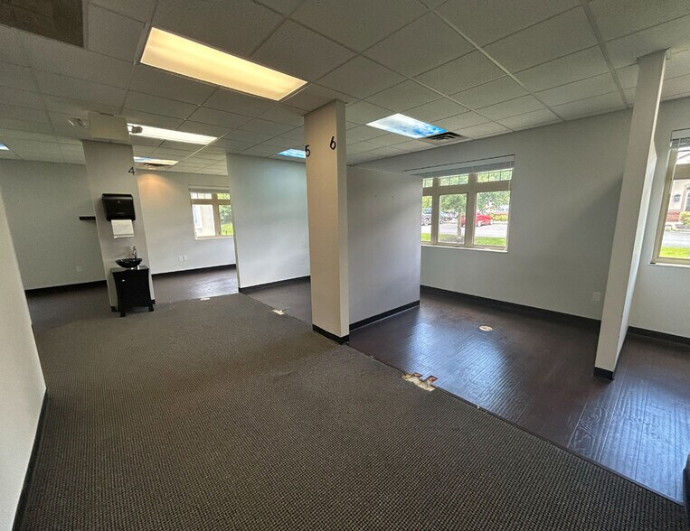 More Photos Of 440 Beecher Rd, Columbus Medical For Sale