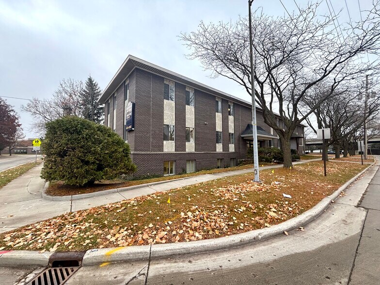 More Photos Of 529 S Jefferson, Green Bay Office For Lease