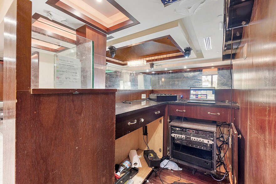 More Photos Of 401 W Atlantic Ave, Delray Beach Storefront Retail Office For Sale