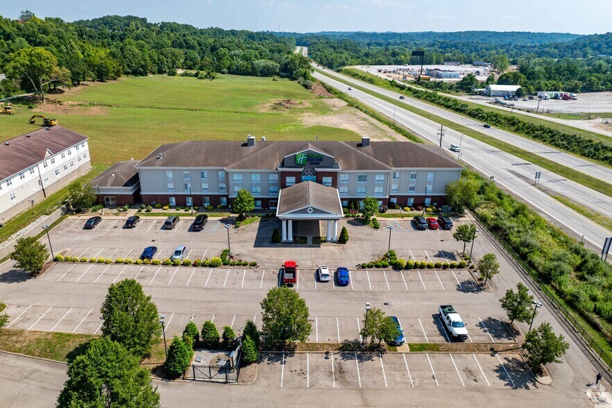 More Photos Of 80 Old Nicolette Rd, Mineral Wells Hotel For Sale