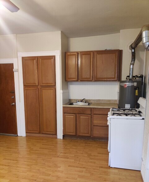 More Photos Of 194-196 Curtis St, New Britain Apartments For Sale