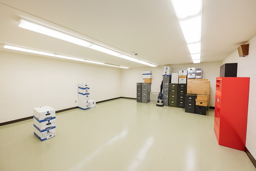 More Photos Of 900 Kraft Dr SE, Melrose Light Distribution For Lease