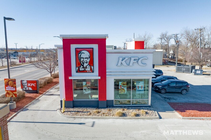 Primary Photo Of 2810 W Broadway, Council Bluffs Fast Food For Sale