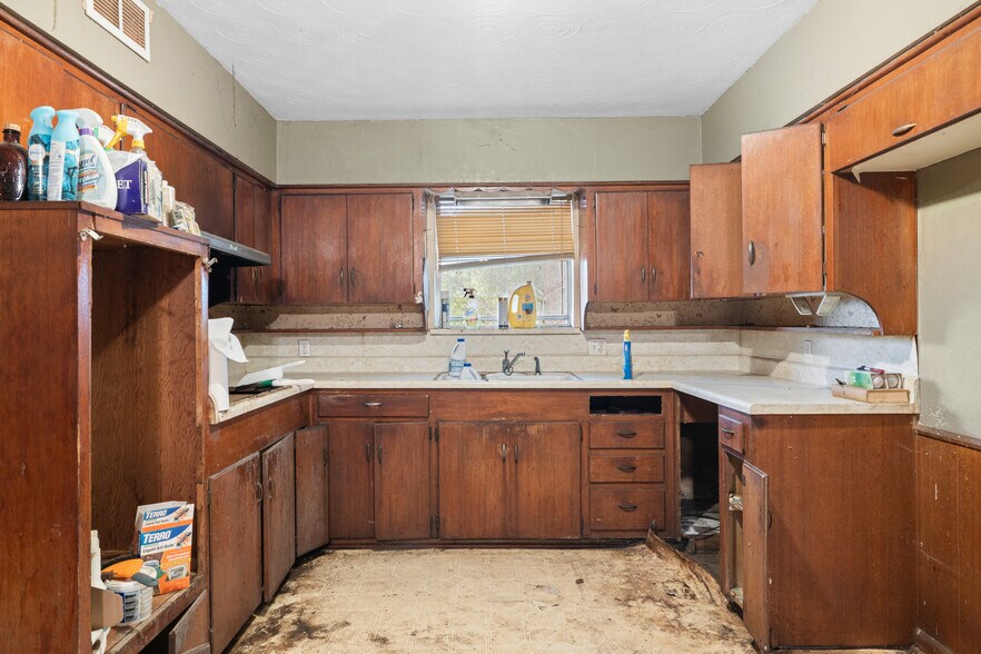 More Photos Of 410 Ellis Ave, Red Oak Land For Lease