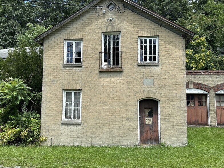 More Photos Of 200 Blue Point Rd, Highland Land For Sale